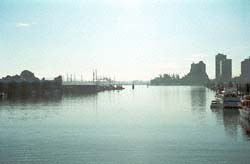 sml-DawnsEarlyLight2-edit.jpg (7244 bytes)