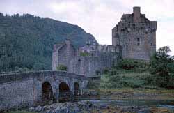 sml-EileanDonanBig-edit.jpg (29024 bytes)