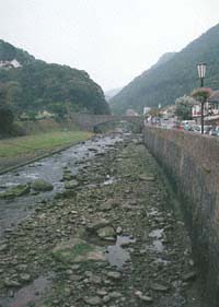 sml-LynmouthRiver2-edit.jpg (14098 bytes)